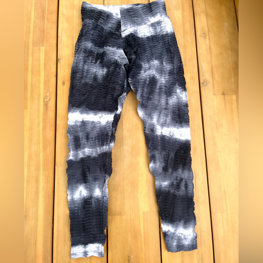 FINAL PRICE: Booty by Brabants Charcoal Gray and White Tie Dye Leggings